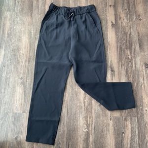 NWOT Lululemon On the Fly Pant